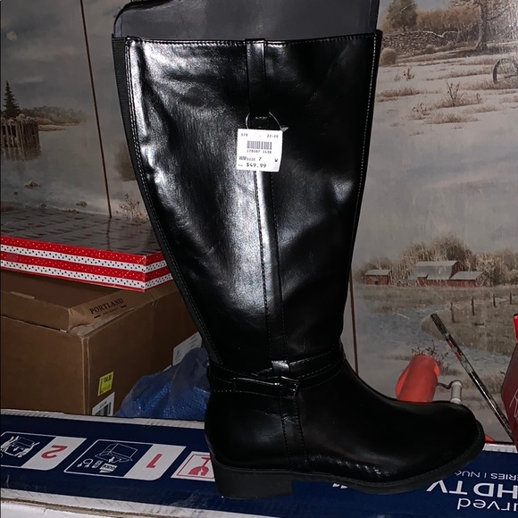 Tall Boots - Picture 3 of 4